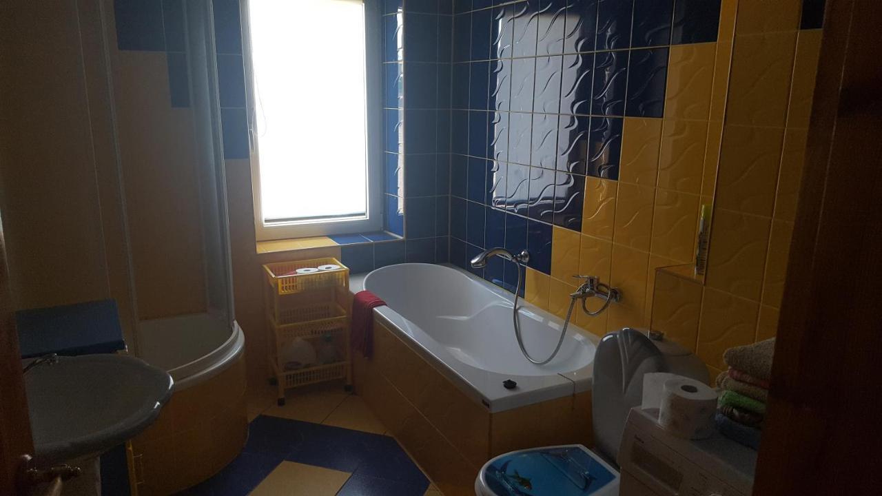 Roza Apartment Zelistrzewo Bagian luar foto